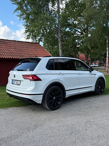 Volkswagen Tiguan 2 of 7