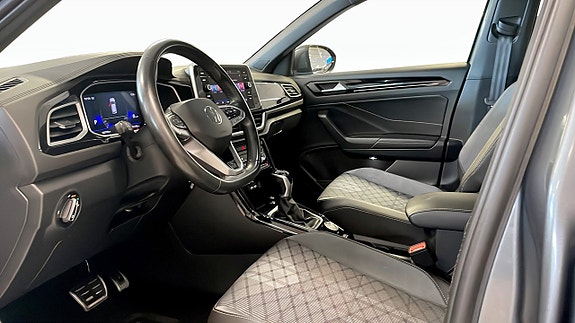 Volkswagen T-Roc 7 of 12