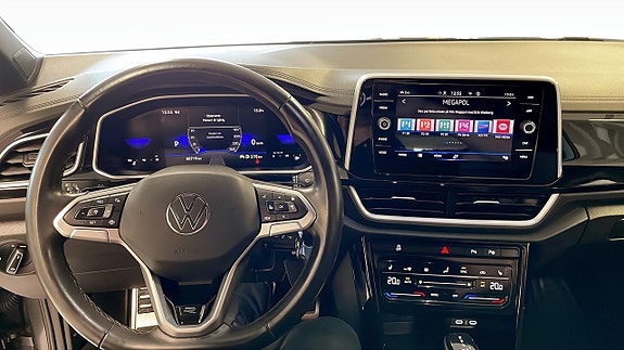 Volkswagen T-Roc 10 of 12