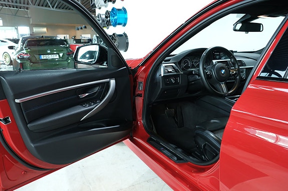 BMW 340i 7 of 16