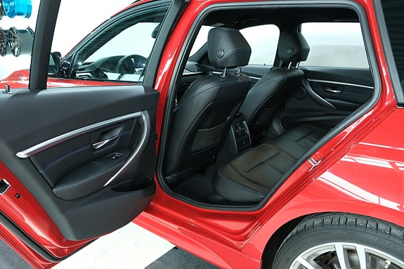 BMW 340i 12 of 16
