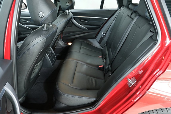 BMW 340i 11 of 16