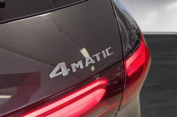 Mercedes-Benz GLC300 de 9 of 24