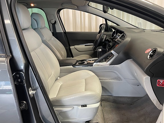 Peugeot 3008 9 of 16