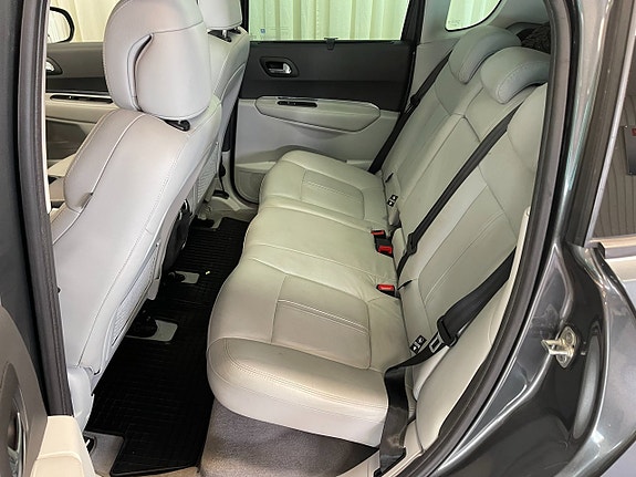 Peugeot 3008 11 of 16