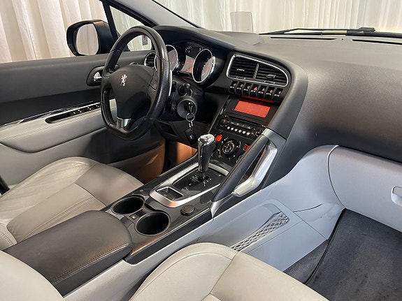 Peugeot 3008 8 of 16
