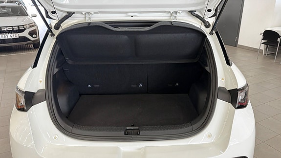 BYD Dolphin 8 of 16