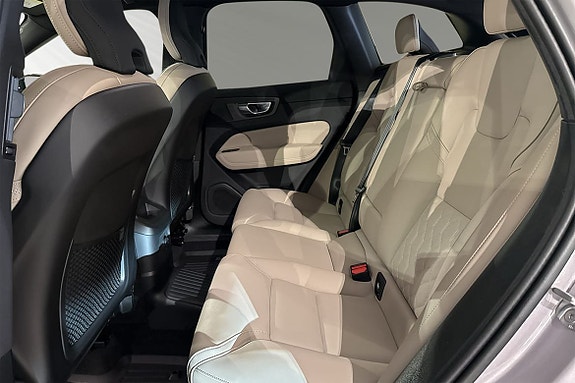 Volvo XC60 8 of 18