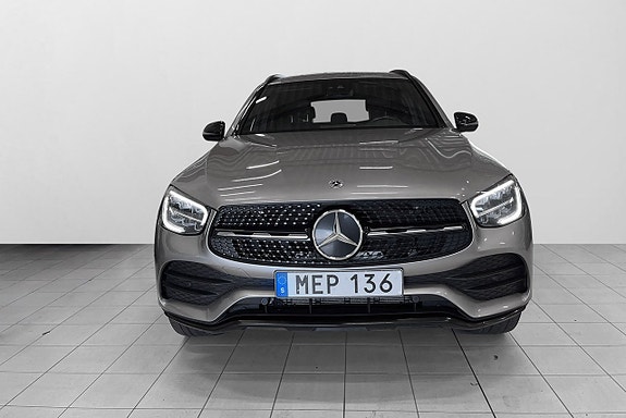 Mercedes-Benz GLC300 de 2 of 30