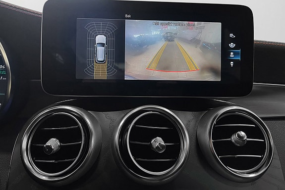 Mercedes-Benz GLC300 de 28 of 30