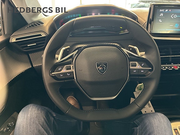 Peugeot 208 11 of 18