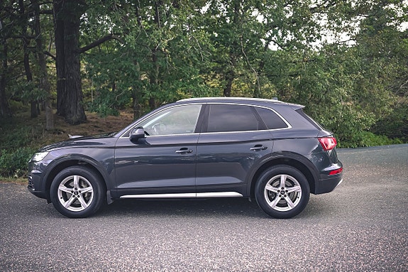 Audi Q5 2 of 29