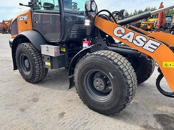 Case 321F -2024 många redskap! 6 of 12