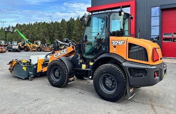 Case 321F -2024 många redskap! 4 of 12
