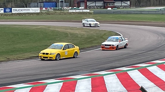 BMW 325i 5 of 8