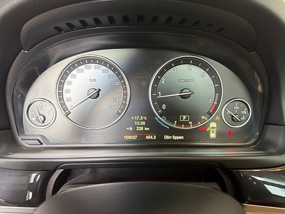 BMW 528 13 of 19