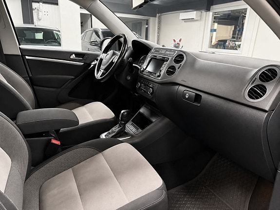Volkswagen Tiguan 6 of 12
