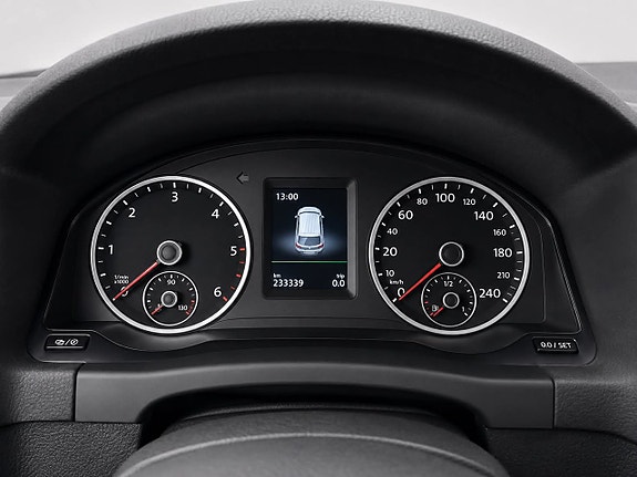 Volkswagen Tiguan 12 of 12