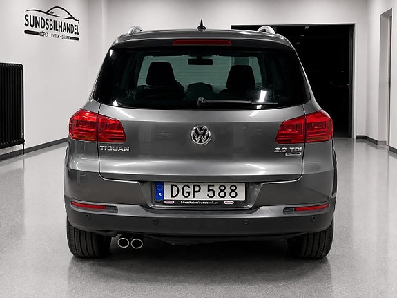 Volkswagen Tiguan 4 of 12