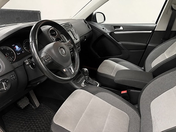 Volkswagen Tiguan 5 of 12