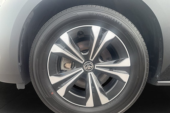 Toyota bZ4X 17 of 20