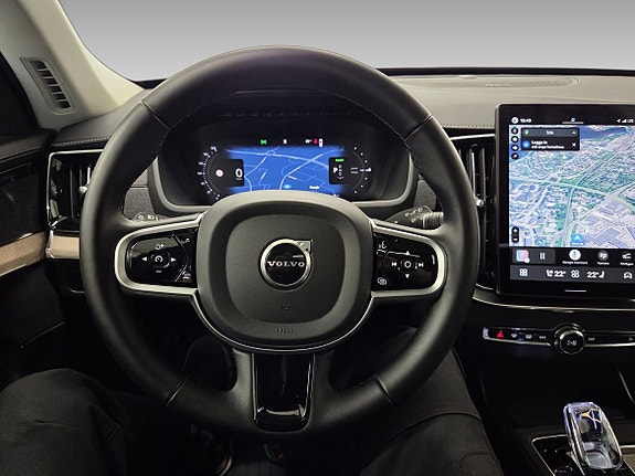 Volvo XC90 8 of 18