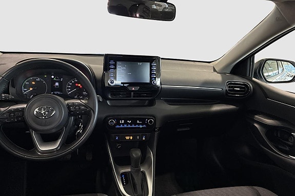 Toyota Yaris 10 of 12
