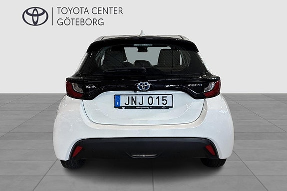 Toyota Yaris 6 of 12