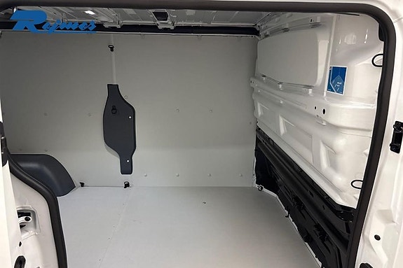 Renault Trafic 13 of 13