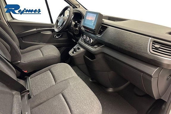 Renault Trafic 7 of 13