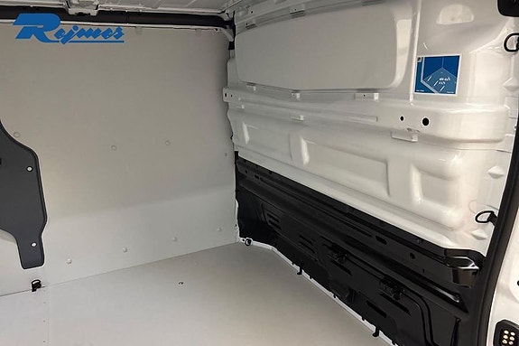 Renault Trafic 13 of 13