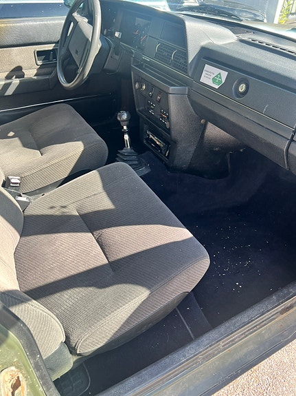 Volvo 240 5 of 9
