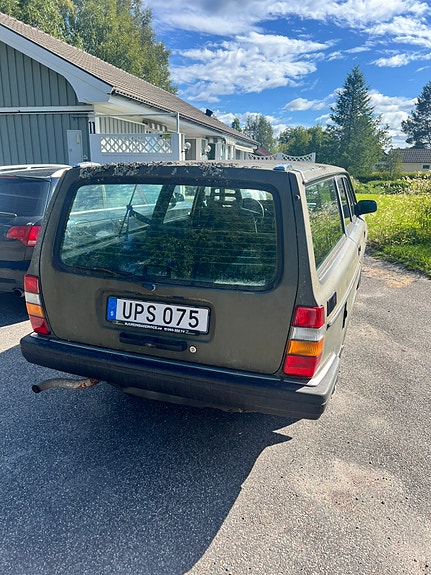 Volvo 240 2 of 9