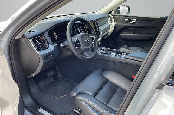 Volvo XC60 8 of 16