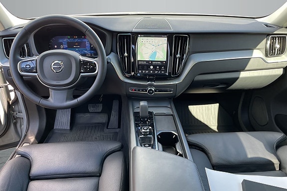 Volvo XC60 10 of 16