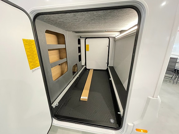 Adria Coral Select 670 SL / Automat / Multimedia / Truma Diesel / Garage / 5 of 28