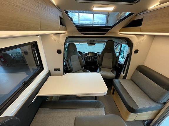 Adria Coral Select 670 SL / Automat / Multimedia / Truma Diesel / Garage / 24 of 28