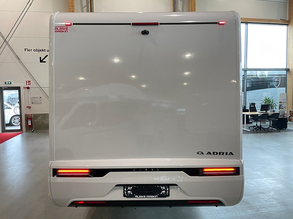 Adria Coral Select 670 SL / Automat / Multimedia / Truma Diesel / Garage / 2 of 28