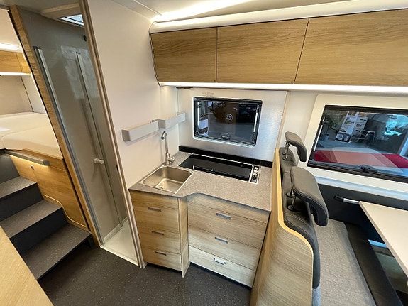 Adria Coral Select 670 SL / Automat / Multimedia / Truma Diesel / Garage / 12 of 28