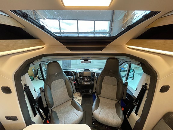 Adria Coral Select 670 SL / Automat / Multimedia / Truma Diesel / Garage / 26 of 28
