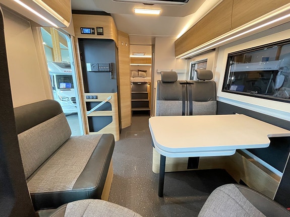 Adria Coral Select 670 SL / Automat / Multimedia / Truma Diesel / Garage / 9 of 28