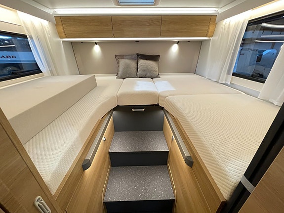 Adria Coral Select 670 SL / Automat / Multimedia / Truma Diesel / Garage / 14 of 28