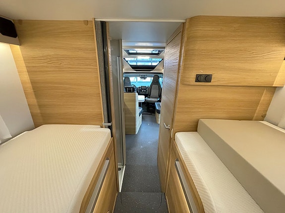Adria Coral Select 670 SL / Automat / Multimedia / Truma Diesel / Garage / 15 of 28