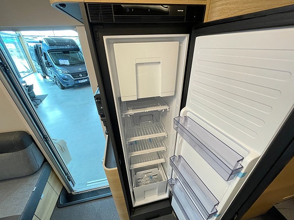 Adria Coral Select 670 SL / Automat / Multimedia / Truma Diesel / Garage / 21 of 28