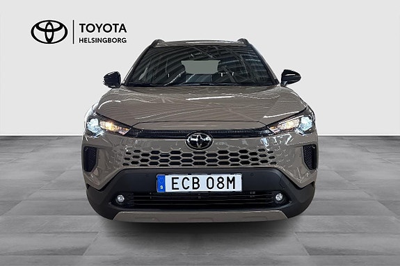 Toyota Corolla Cross 2 of 13