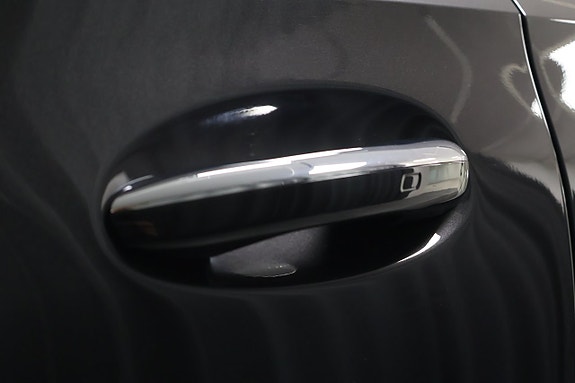 Mercedes-Benz C300 e 14 of 27