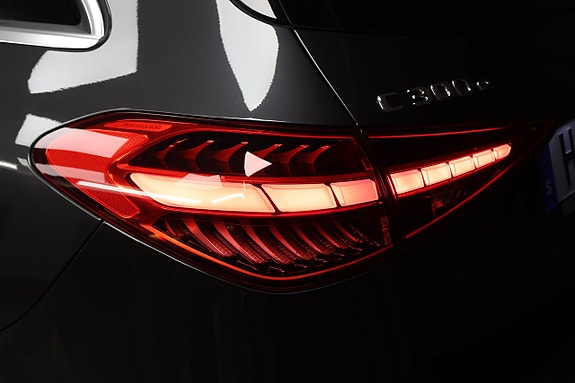Mercedes-Benz C300 e 8 of 27