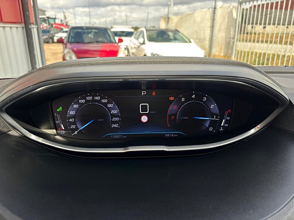 Peugeot 3008 13 of 30
