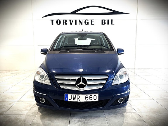 Mercedes-Benz B180 3 of 16