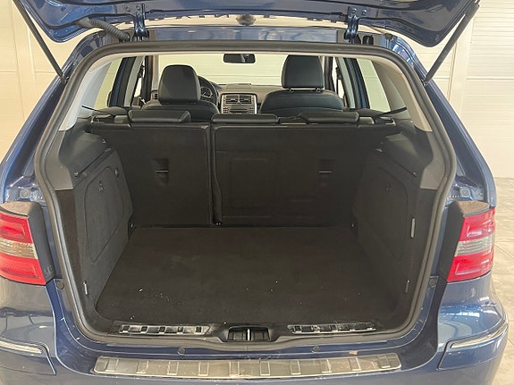 Mercedes-Benz B180 16 of 16